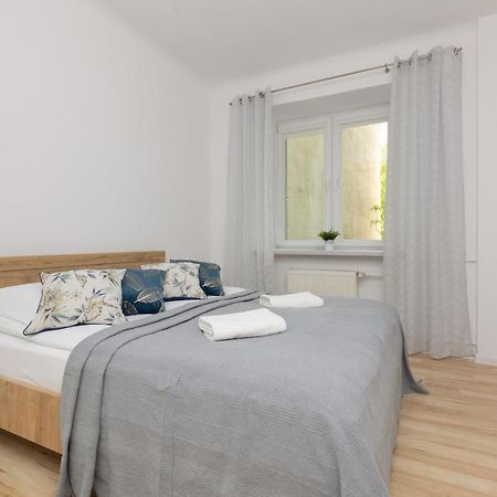 Bright Apartment Wola Near Metro Station By Noclegi Renters Warschau Exterior foto