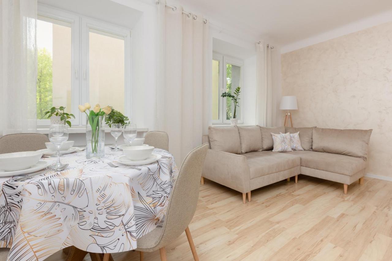 Bright Apartment Wola Near Metro Station By Noclegi Renters Warschau Exterior foto