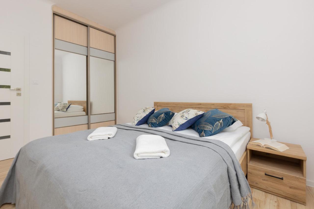 Bright Apartment Wola Near Metro Station By Noclegi Renters Warschau Exterior foto