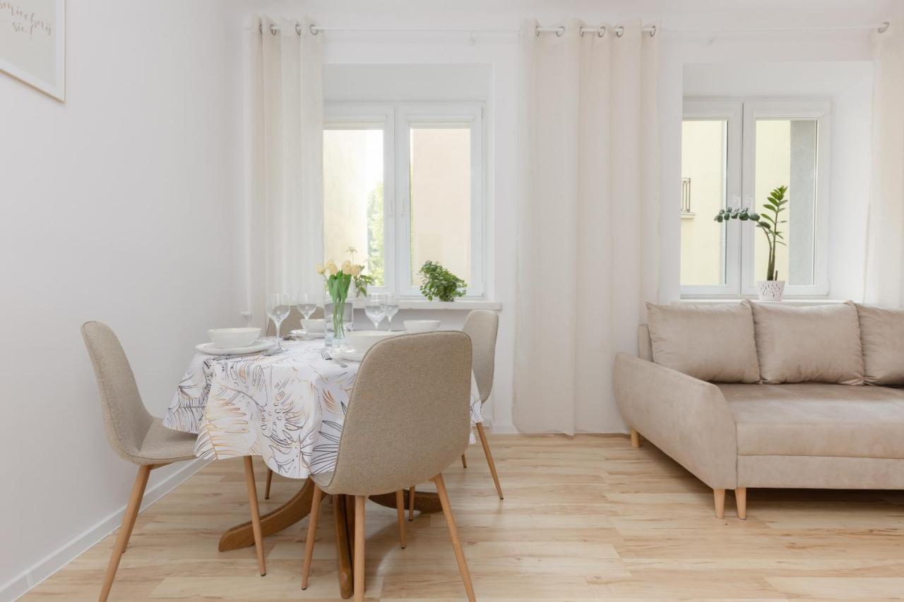 Bright Apartment Wola Near Metro Station By Noclegi Renters Warschau Exterior foto