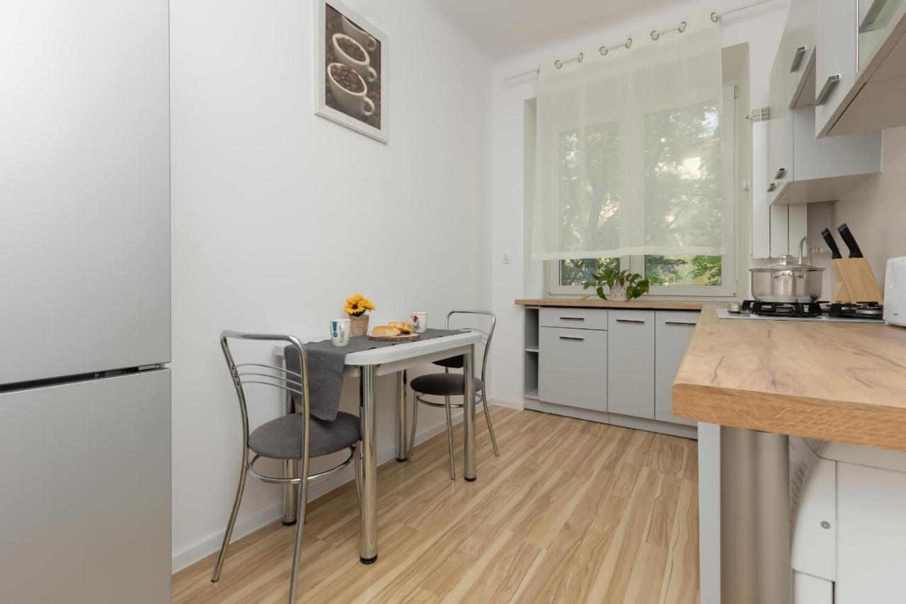 Bright Apartment Wola Near Metro Station By Noclegi Renters Warschau Exterior foto