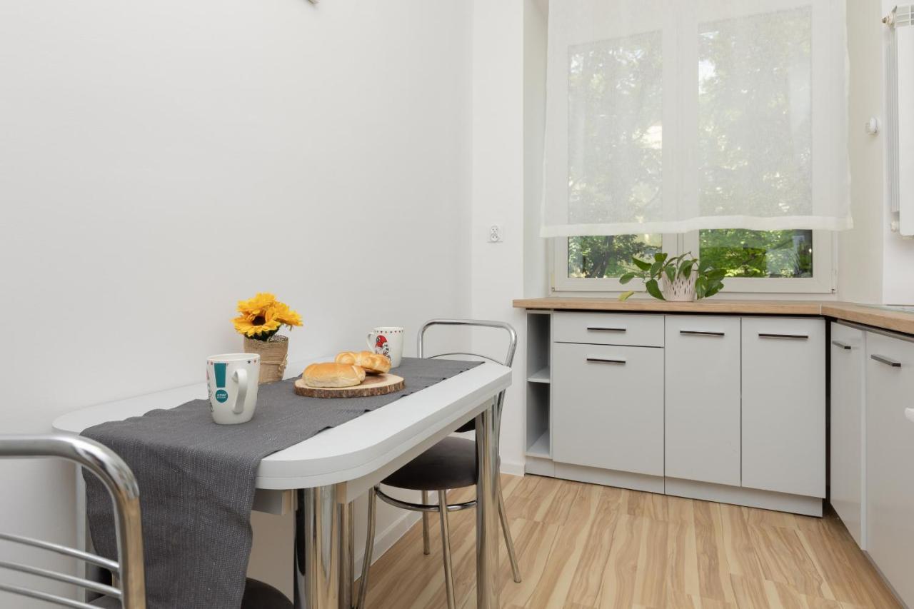 Bright Apartment Wola Near Metro Station By Noclegi Renters Warschau Exterior foto