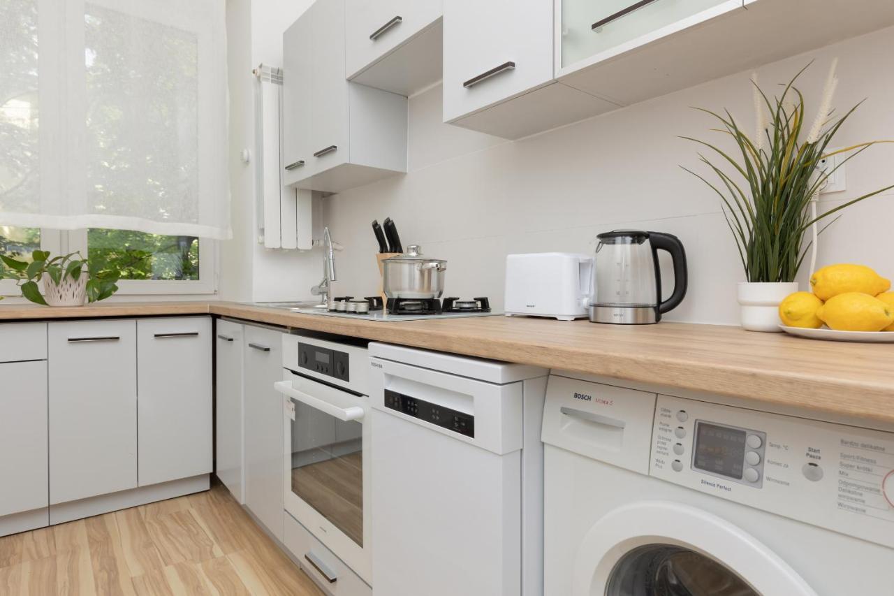 Bright Apartment Wola Near Metro Station By Noclegi Renters Warschau Exterior foto