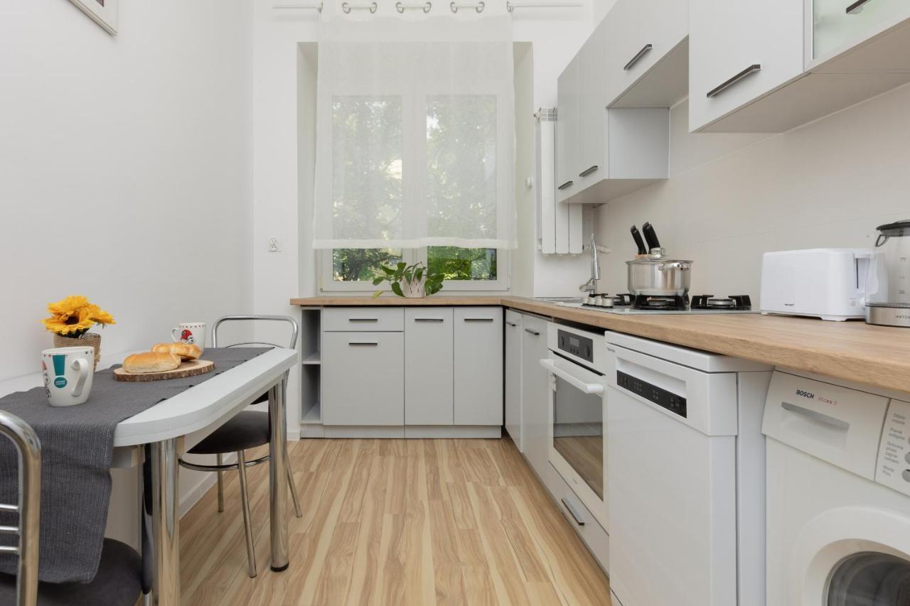 Bright Apartment Wola Near Metro Station By Noclegi Renters Warschau Exterior foto
